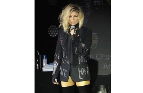 fergie naakt|Fergie aparece nua em fotos para promover novo álbum solo